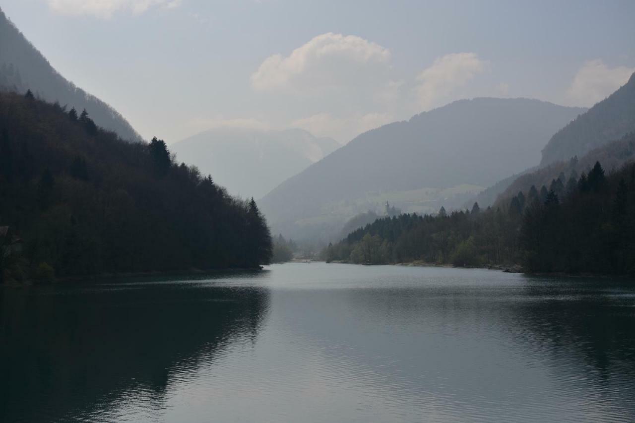 L'Ours Blanc Lodge Le Biot 外观 照片